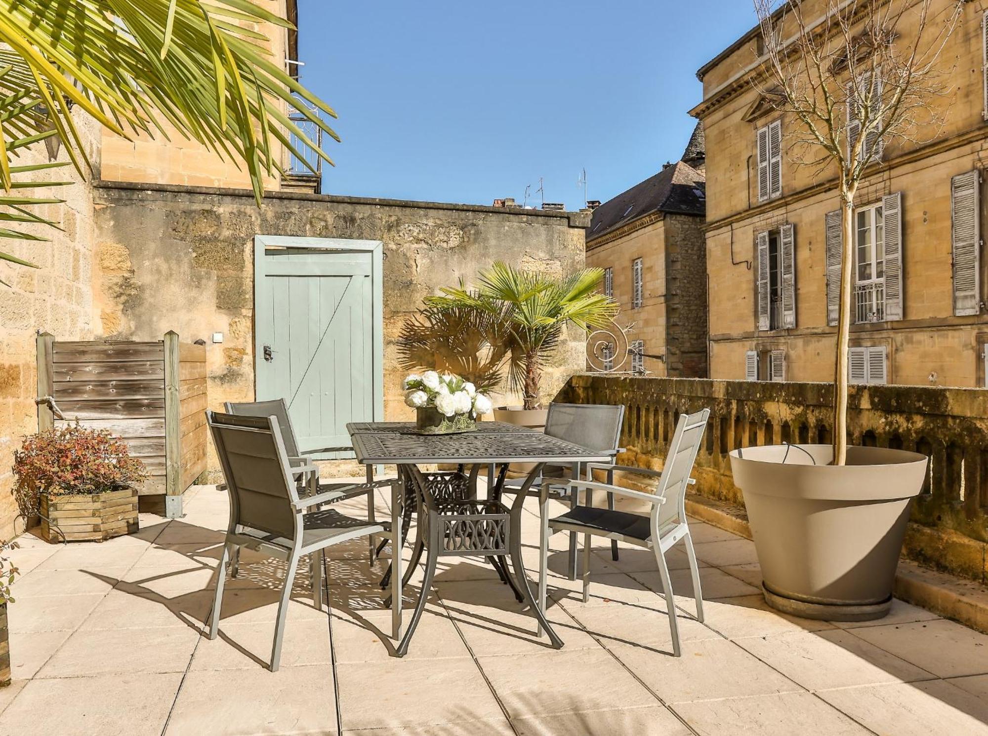La Villa Des Consuls - Gite De Tourisme De Charme Sarlat Habitación foto